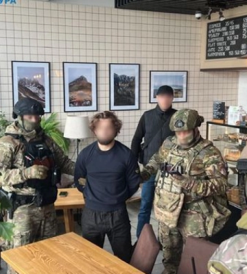Переправкой уклонистов за границу занимаются &quot;криминальные авторитеты&quot;: задержали еще одного
