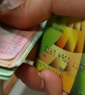Мукачівець ошукав родину загиблого на війні похресника на понад 7,2 мільйона гривень