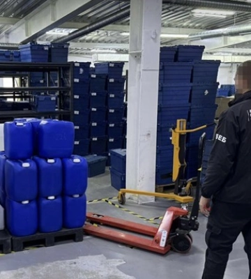 На Київщині викрили нелегальне виробництво рідин для електронних сигарет: вилучили підакцизної продукції на 45 млн грн
