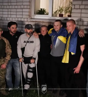 Під час обміну полоненими додому повернулися 34 бійці Азова