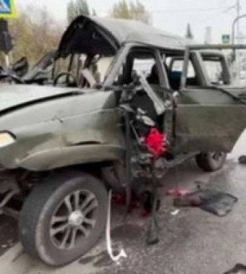 У центрі Луганська підірвали авто офіцера РФ Пєрвухи: він загинув на місці