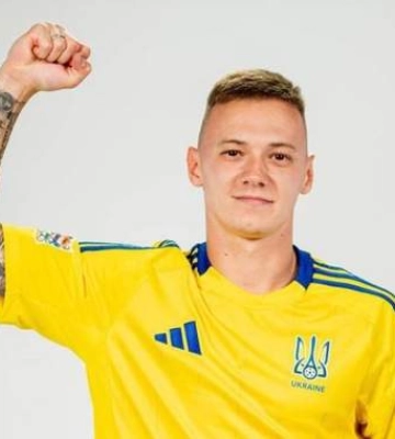 Увековечил свой дебют. Новичок сборной Украины сделал патриотическое тату — фото