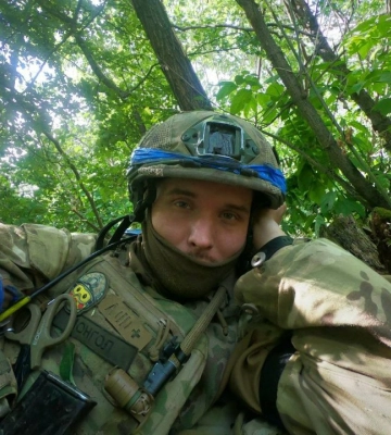 У лікарні Дніпра рятують бойового медика, який підірвався на міні та втратив обидві ноги