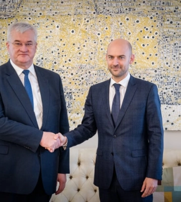 До Києва приїхав голова МЗС Франції Жан-Ноель Барро