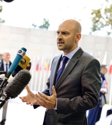 До Києва приїхав голова МЗС Франції Жан-Ноель Барро