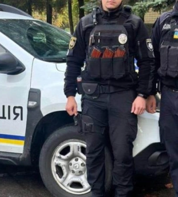 На Дніпропетровщині поліцейські доставили до лікарні матір з дитиною, яка засунула у вуха попкорн