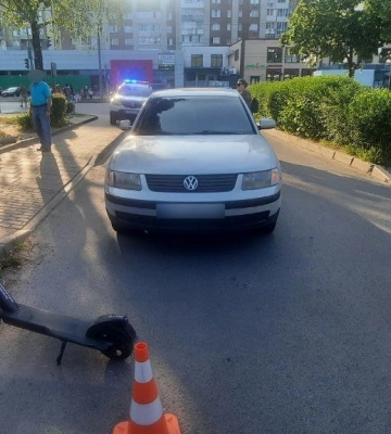 У Луцьку оштрафували водійку електросамоката, яка в’їхала в Audi