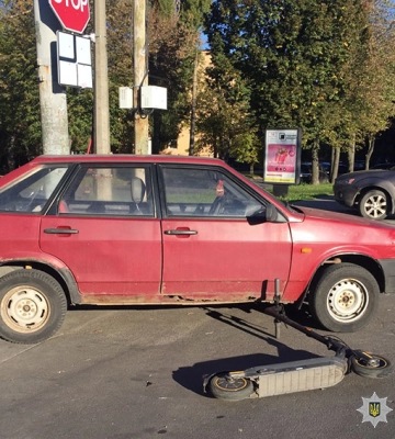 У Хмельницькому підліток на самокаті потрапив під легковик 21-річної містянки