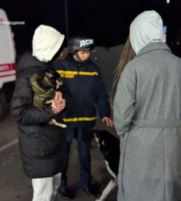Ворожий удар по Кривому Рогу: 17 постраждалих, серед них рятувальник