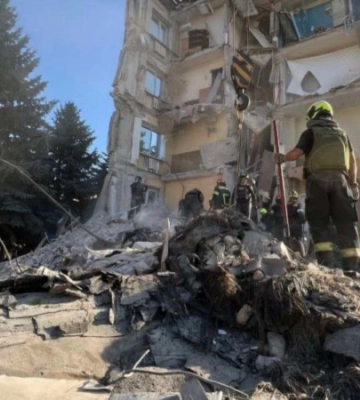 Удар балістикою по Кривому Рогу: постраждало 17 людей, пошкоджені магазин, готель, навчальний заклад – влада