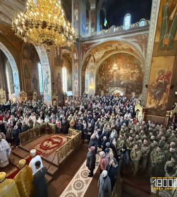 Містяни зібралися у черкаському храмі на літургію українською
