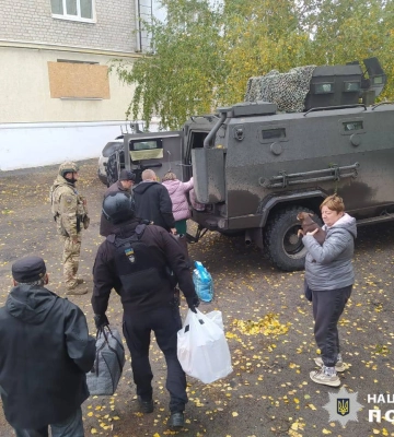 Эвакуация в Купянском районе: за сутки полицейские вывезли 108 человек 