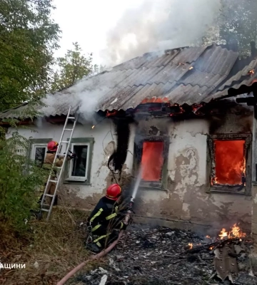 У селі на Черкащині сильна пожежа у старенькій хаті забрала життя людини, - ДСНС