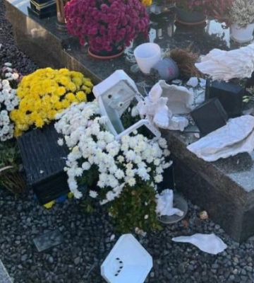 У Львові здійснили наругу над могилами Героїв