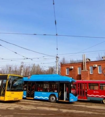 У Дніпрі у понеділок громадський транспорт працюватиме зі змінами