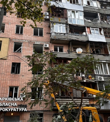 Росіяни атакували КАБами три райони Харкова, є постраждалі