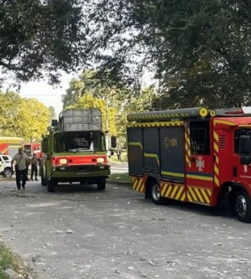 Росіяни завдали удару по житловому кварталу в Запоріжжі - є поранений