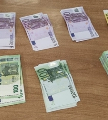 На Волині митники вилучили в українця «зайві» €7300