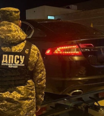 В Україну під виглядом гуманітарної допомоги намагались ввезти елітний Jaguar