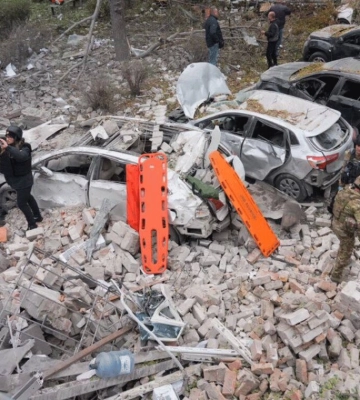 Ворог вдарив по дитячому садочку в Запоріжжі: під завалами були люди (ФОТО)