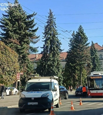 У центрі Луцька – тягучка через ДТП з таксі 