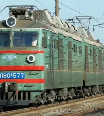 У Львові 11-річна дівчинка забралася на вагон потяга, щоб зробити селфі: чим усе закінчилося