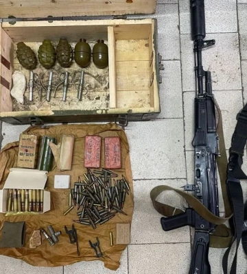 На Житомирщині СБУ та Національна поліція викрили трьох ділків, які намагалися торгувати «трофейною» зброєю рашистів