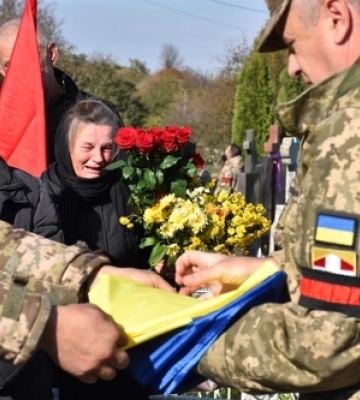 Родина втратила єдиного сина: на Волині попрощались із Героєм Петром Бідуном