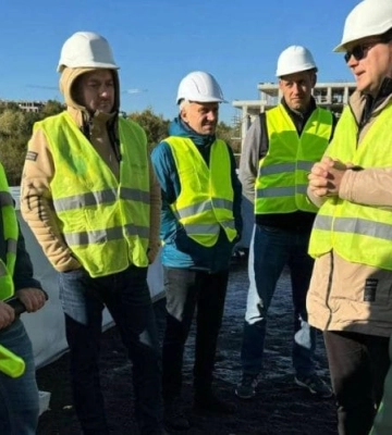 У Львові будмайданчик житла для ВПО відвідав представник ЄС