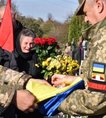 Родина втратила єдиного сина: на Волині попрощались із Героєм Петром Бідуном