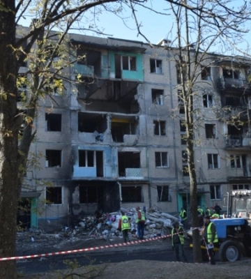 РФ атакувала Харків КАБами: є влучання у трьох районах