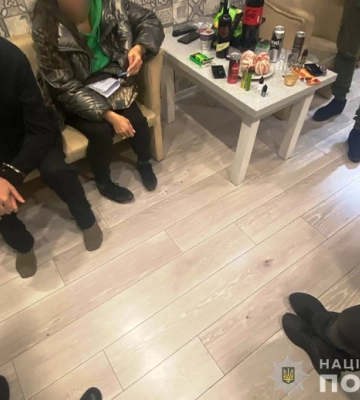 "Познайомився в соцмережі": у Сумах затримали чоловіка за розбещення 13-річної дівчинки