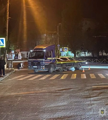 У Хмельницькому 81-річний велосипедист потрапив під вантажівку - розпочато слідство