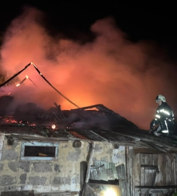 На Волині горіли господарські споруди та суха трава