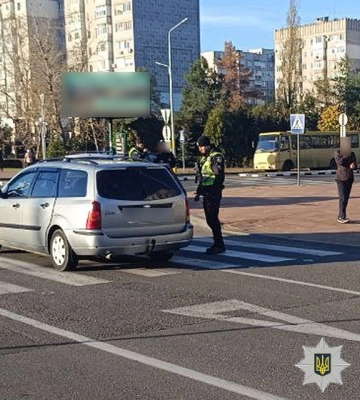 П&#039;яний водій збив чотирьох підлітків у Горішніх Плавнях. ВІДЕО