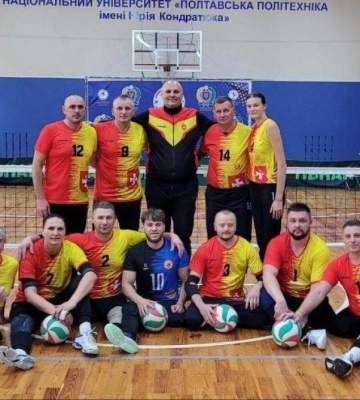 Працівника УДМС Рівненщини нагороджено на чемпіонаті України з волейболу сидячи