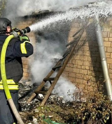 Бериславські рятувальники ліквідували пожежу в житловому будинку