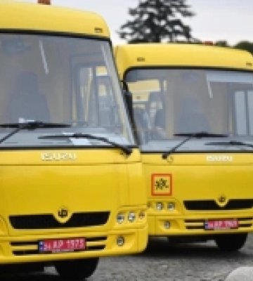 14 громад Закарпаття отримали нові шкільні автобуси