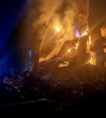 Россияне попали в пятиэтажку в Лимане