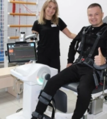 Завдяки роботу-тренажеру волинські медики поставили на ноги пораненого військового