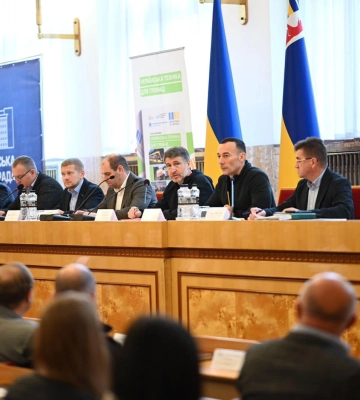 На Закарпатті провели міжвідомчу нараду щодо публічних закупівель громадами транспорту і комунальної техніки