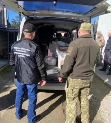 4000 пачок сигарет без марок акцизного податку України виявили та вилучили на Закарпатті прикордонники