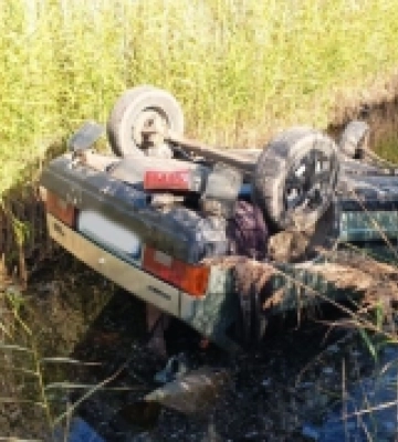 На Рівненщині мертвим поруч із автівкою знайшли 47-річного водія: деталі трагедії