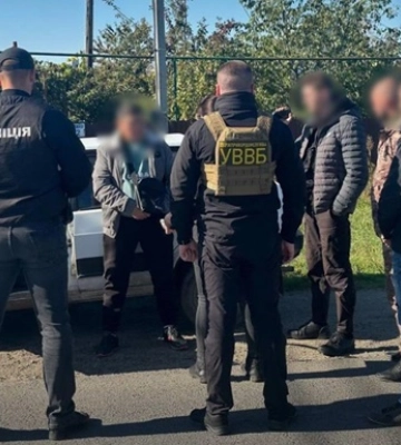 &quot;Перевозчика&quot; уклонистов задержали за попытку подкупа пограничника