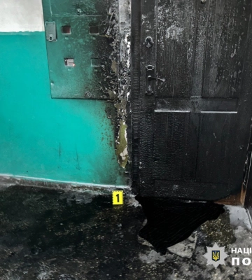 Трьох жителів столиці викрили у підпалі квартири в Одесі