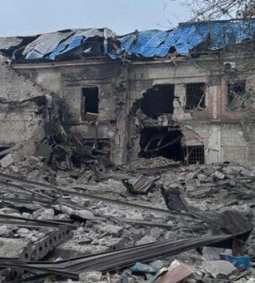Унаслідок обстрілу окупантами Курахового зруйновано офіс Українського Червоного Хреста. ФОТОрепортаж