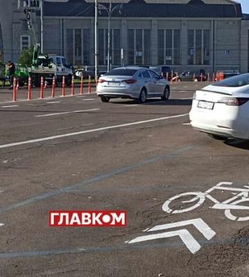 На вокзал на велосипеді? Мережа обговорює транспортну реформу на столичному вокзалі