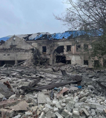 росіяни зруйнували офіс Українського Червоного Хреста на Донеччині