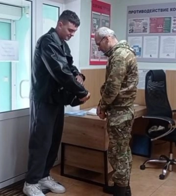 Карьерный рост оккупанта: в Мелитополе участник "СВО" стал охранником 