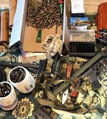 СБУ та Нацполіція затримали 7 ділків, які намагалися торгувати &quot;трофейною&quot; зброєю рашистів. ФОТОрепортаж
